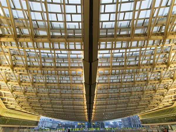 AGC adorns the roof of Les Halles de Paris with glass