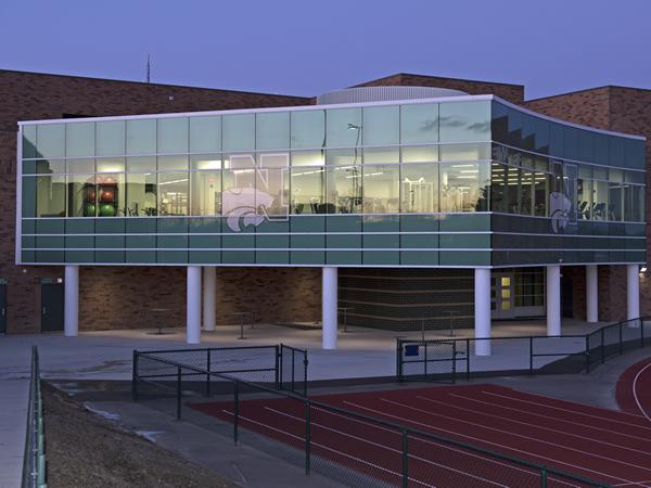 Novi High School’s new fitness center features curved Tubelite curtainwall with stadium views, welcoming interior Novi High School’s new fitness center features curved Tubelite curtainwall with stadium views, welcoming interior