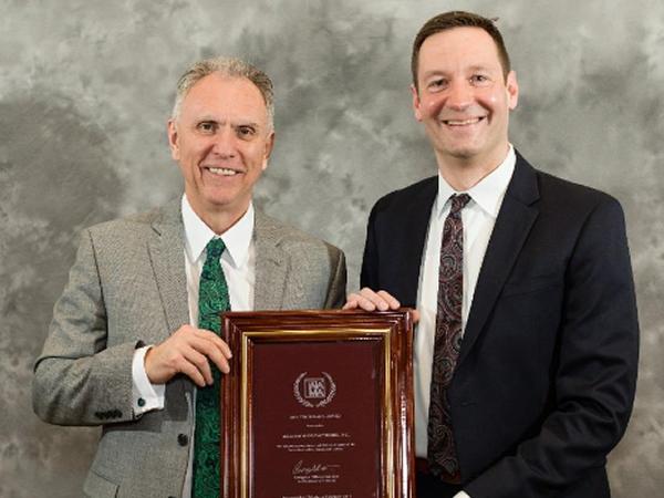  Milgard Wins Distinguished AAMA Award in Fenestration Industry