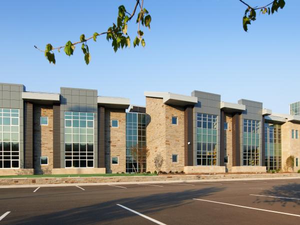 SunGuard SNX 62/27 coated glass & SunGuard IS 20 coated glass on Owego Elementary School. Photo: Guy Cali Associates, Inc.