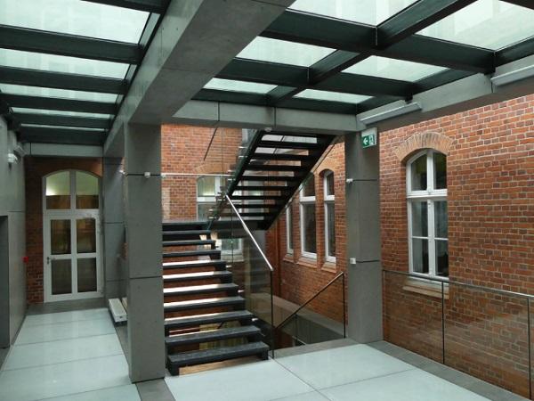 Oskar Kolberg Music School in Szczecinek. The staircase ceilings of two floors have POLFLAM® F REI 60 glass.