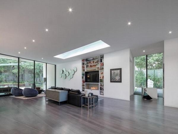 Texas home featuring SOLARBAN 60 glass by Vitro Glass wins two design awards