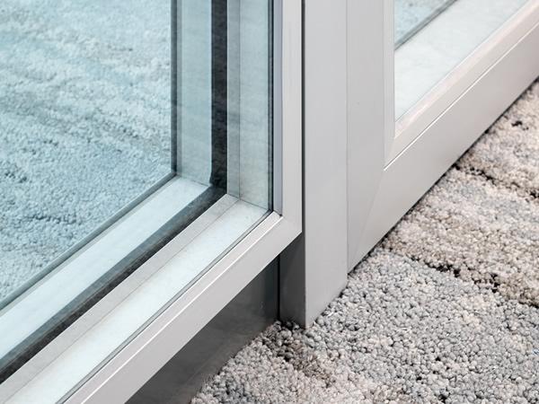 Wall-flush fire protection glazing Wall-flush fire protection glazing