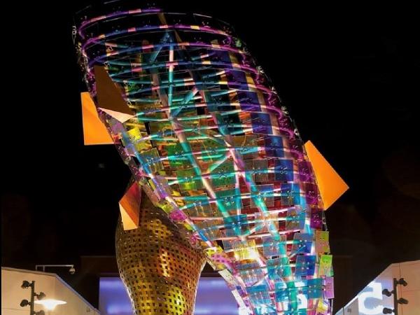 Goldray's award-winning "fish icon sculpture" fabricated with Vitro Architectural Glass Goldray's award-winning "fish icon sculpture" fabricated with Vitro Architectural Glass