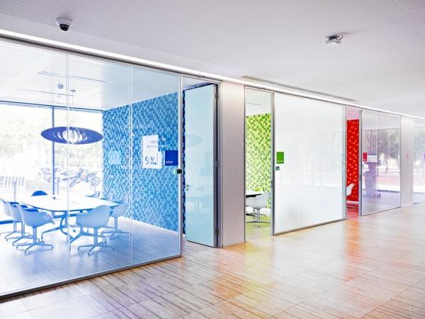 Privacy Glass Walls: An Innovative Approach to Internal Partitions