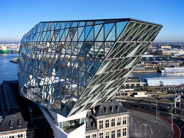 The Port House in Antwerp: A lighthouse for the world The Port House in Antwerp: A lighthouse for the world