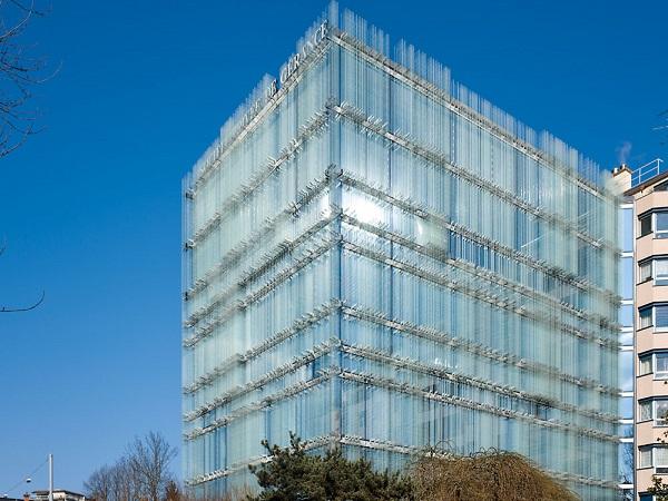ERCO individual LED lighting tools for an award-winning facade lighting concept: SPG Headquarters Geneva ERCO individual LED lighting tools for an award-winning facade lighting concept: SPG Headquarters Geneva