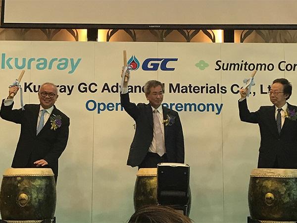 Opening Ceremony (from left: Supattanapong Punmeechaow (President & CEO, GC); Masaaki Ito (President, Kuraray); Masahiro Fujita (Representative Director, Executive Vice President, Sumitomo))