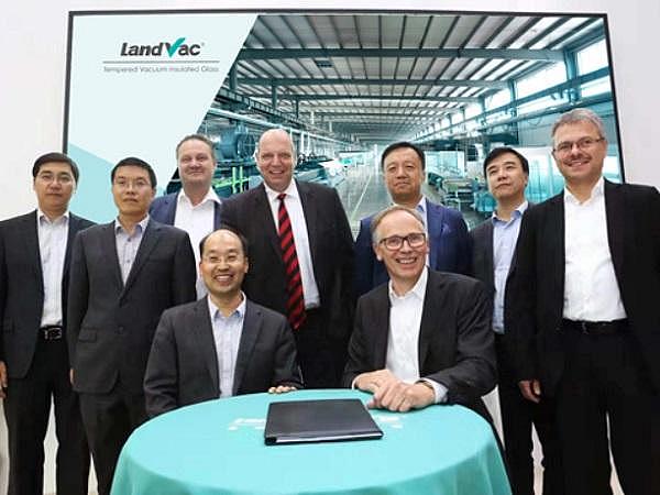 LandGlass Signs the Strategic Cooperation Agreement with Siemens