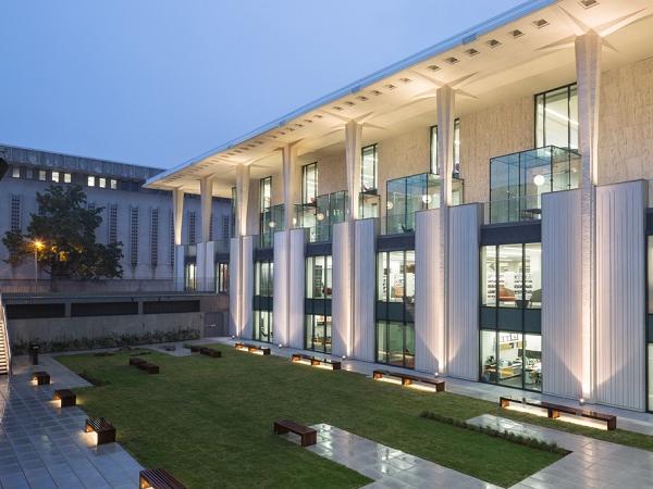 Pilkington Planar™ Brings The Central Library In Tulsa, Oklahoma Into The 21st Century Pilkington Planar™ Brings The Central Library In Tulsa, Oklahoma Into The 21st Century