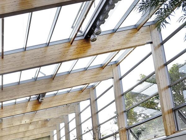 Aviary at Berlin Zoo - ISOLAR ORNILUX® mikado by Arnold Glas Aviary at Berlin Zoo - ISOLAR ORNILUX® mikado by Arnold Glas