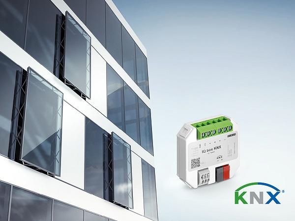 The window drives from the GEZE IQ window drives range can be integrated into KNX building systems via the IQ box KNX interface module. Photo: GEZE GmbH