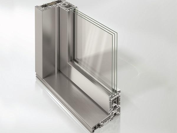 Schüco LivIngSlide – the new lift-and-slide door system as the version with external aluminium Schüco TopAlu cover caps.