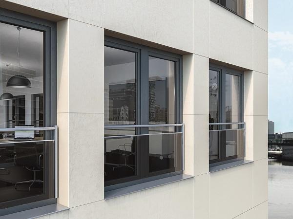 The new combined safety barrier with bar and glass for Schüco PVC-U windows rounds out the product portfolio with an attractive third safety option.