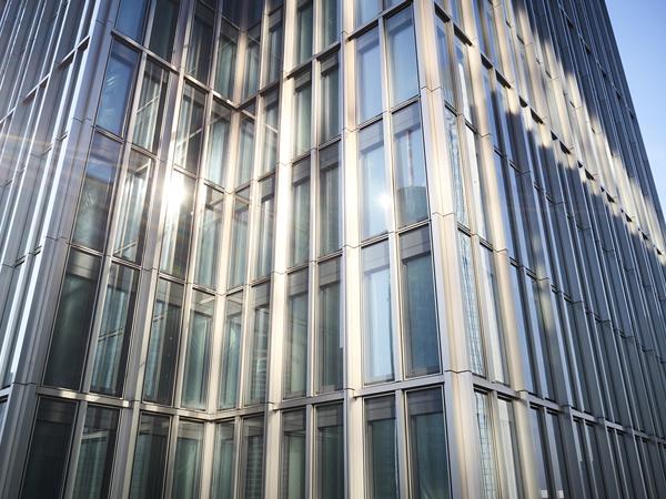 Comfort combined with energy efficiency: Roto hardware concept for innovative ventilation flaps from FKN Fassaden Comfort combined with energy efficiency: Roto hardware concept for innovative ventilation flaps from FKN Fassaden