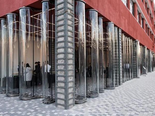 Northglass create the slump bending glass for UCCA Northglass create the slump bending glass for UCCA