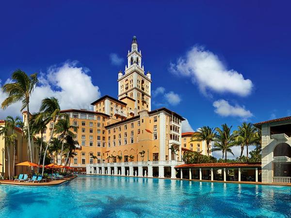 Solarban® 60 glass was chosen for the replacement of 800 guest room windows at the historic Biltmore Hotel in Coral Gables because it complied with contemporary energy codes while maintaining the neutral aesthetic of the original glass.