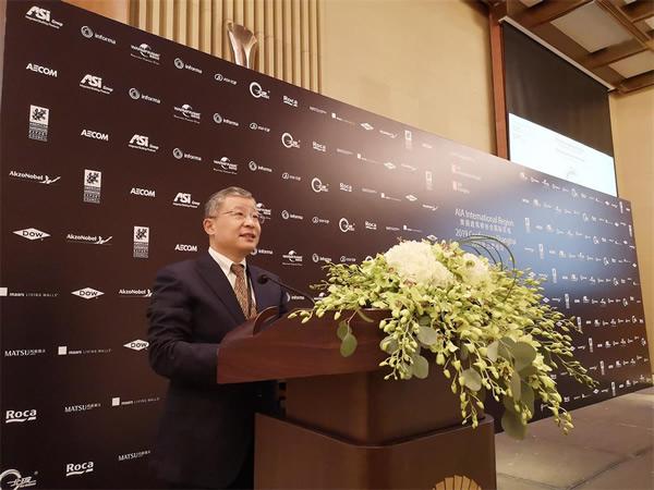 Mr. Li Chunchao of Tianjin NorthGlass Delivering a Wonderful Speech On the Spot