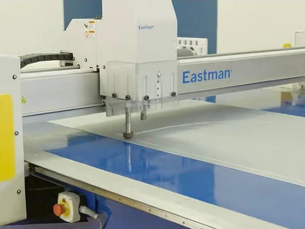 Cutting PVB laminated glass with Eastman S125