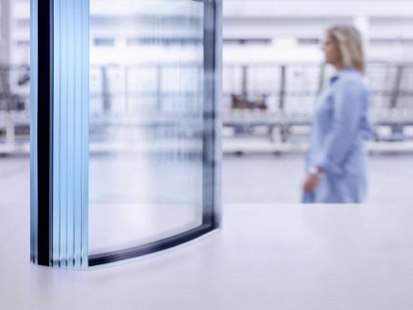 The only insulation glass that is both bullet-resistant and curved is sedak isosecure. Once again, sedak thereby underlines its leadership in innovation. The only insulation glass that is both bullet-resistant and curved is sedak isosecure. Once again, sedak thereby underlines its leadership in innovation.
