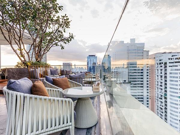 Dow: Safe, efficient installation of frameless glass balustrades Dow: Safe, efficient installation of frameless glass balustrades
