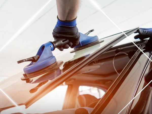 Şişecam Participates at the Auto Glass Week Şişecam Participates at the Auto Glass Week