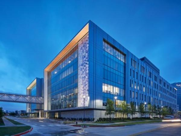 Solarban® 90 Acuity™ Glass Gleams at Parkland Moody Outpatient Center
