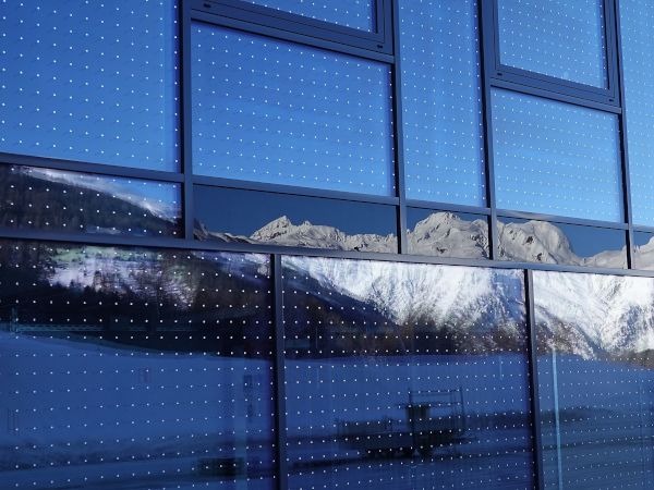 Innovative Collaboration: Saflex FlySafe 3D and BirdBlind® Lead the Way in Protecting Both Building Occupants and Birds Innovative Collaboration: Saflex FlySafe 3D and BirdBlind® Lead the Way in Protecting Both Building Occupants and Birds