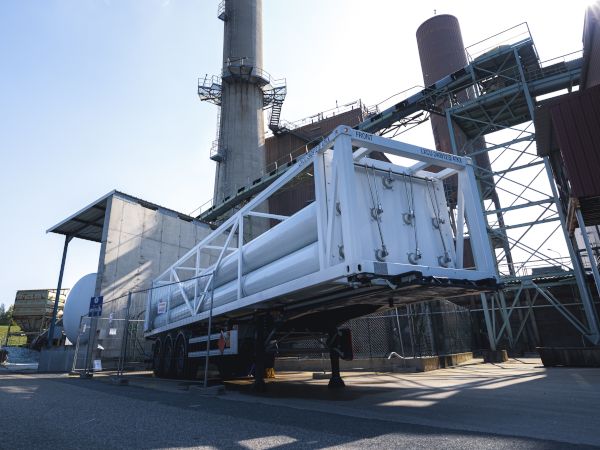 Delivery of Biomethane by Tanker Truck ©Grégory Bianchi