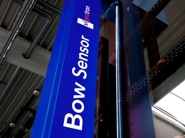 Viprotron Introduces Innovative Bow Sensor for Glass Production