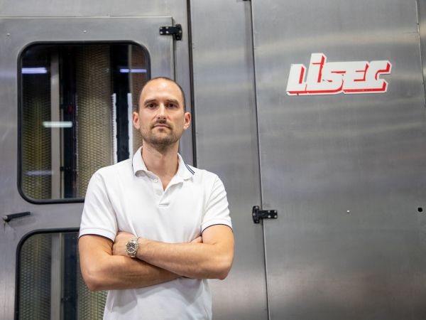 Western States Glass CEO Boris Djuric © LiSEC Western States Glass CEO Boris Djuric © LiSEC