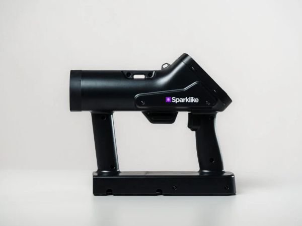 Sparklike Handheld Nova is a Non-Invasive Gas Measurement for Double-Glazed Units