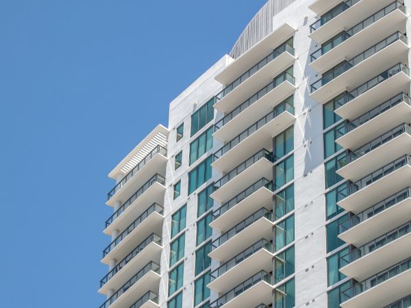 Solarban® 70 Glass by Vitro Elevates Waterfront Living at One St. Petersburg