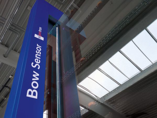 Bow Sensor: Real-Time Bow Measurement for Reliable Glass Production