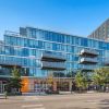 Centrum Wicker Park Apartments in Chicago Showcase Crispness and Clarity of Solarban® R67 Glass by Vitro Centrum Wicker Park Apartments in Chicago Showcase Crispness and Clarity of Solarban® R67 Glass by Vitro